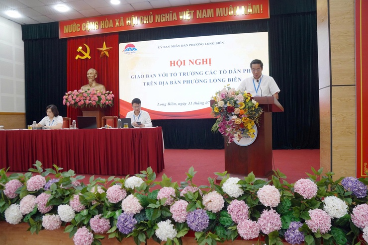 UBND phường Long Biên tổ chức hội nghị giao ban Tổ trưởng tổ dân phố tháng 7/2025- Ảnh 1.