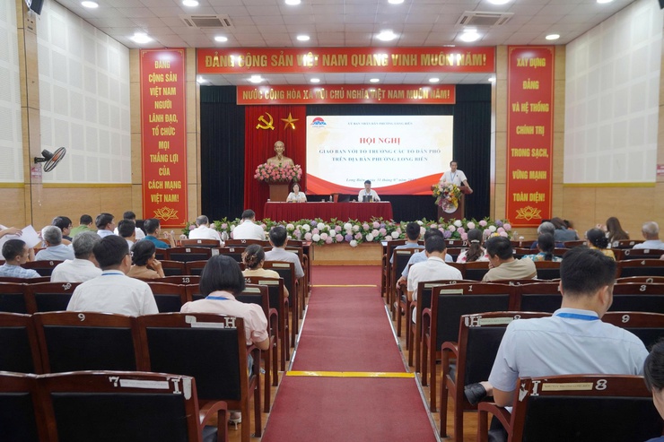 UBND phường Long Biên tổ chức hội nghị giao ban Tổ trưởng tổ dân phố tháng 7/2025- Ảnh 10.