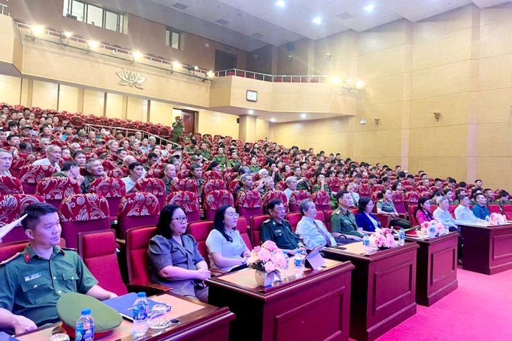 Công an phường Thanh Xuân phát động đợt sinh hoạt chính trị đặc biệt kỷ niệm 80 năm Ngày truyền thống CAND- Ảnh 1.