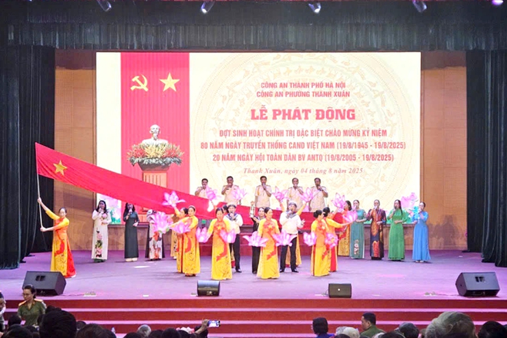 Công an phường Thanh Xuân phát động đợt sinh hoạt chính trị đặc biệt kỷ niệm 80 năm Ngày truyền thống CAND- Ảnh 5.