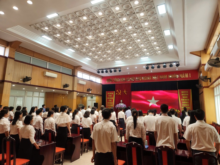 UBND phường Hai Bà Trưng tổ chức sinh hoạt dưới cờ tháng 8 năm 2025 và triển khai các nhiệm vụ trọng tâm trong tháng- Ảnh 1.