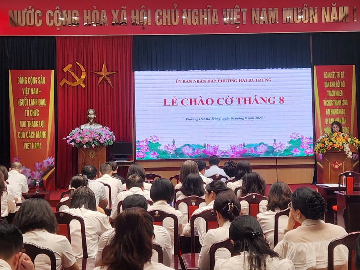 UBND phường Hai Bà Trưng tổ chức sinh hoạt dưới cờ tháng 8 năm 2025 và triển khai các nhiệm vụ trọng tâm trong tháng- Ảnh 2.
