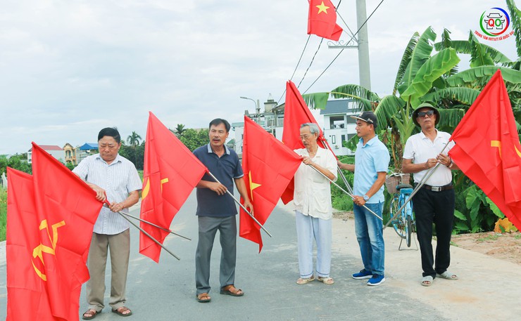 Thôn Ngô Sài rực rỡ cờ đỏ chào mừng Đại hội Đảng bộ xã Quốc Oai lần thứ I, nhiệm kỳ 2025–2030- Ảnh 5.