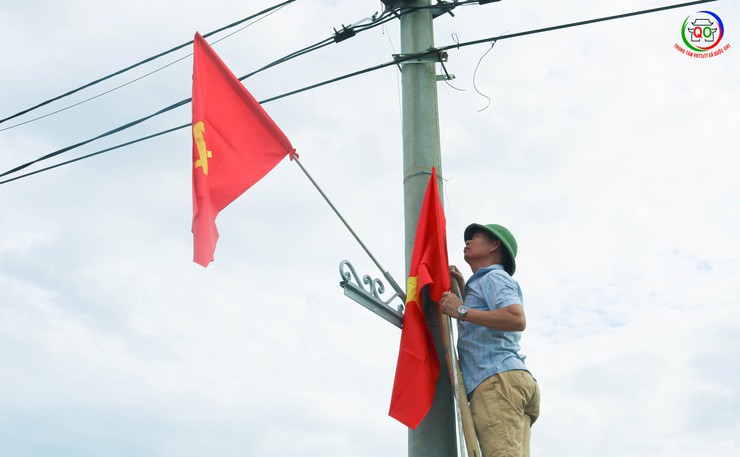 Thôn Ngô Sài rực rỡ cờ đỏ chào mừng Đại hội Đảng bộ xã Quốc Oai lần thứ I, nhiệm kỳ 2025–2030- Ảnh 6.