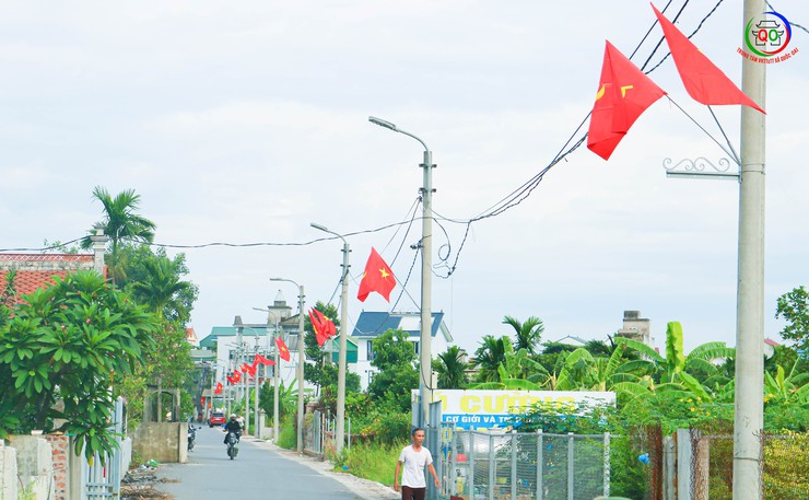 Thôn Ngô Sài rực rỡ cờ đỏ chào mừng Đại hội Đảng bộ xã Quốc Oai lần thứ I, nhiệm kỳ 2025–2030- Ảnh 7.