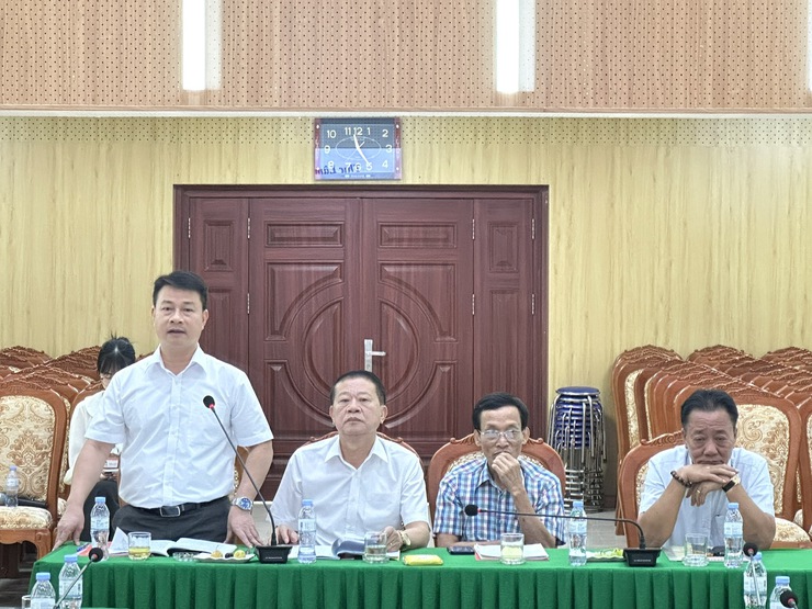 Đảng ủy xã Thư Lâm tổ chức Hội nghị lấy ý kiến các đồng chí nguyên lãnh đạo huyện Đông Anh qua các thời kỳ đóng góp vào Dự thảo văn kiện Đại hội Đảng các cấp nhiệm kỳ 2025-2030.- Ảnh 13.