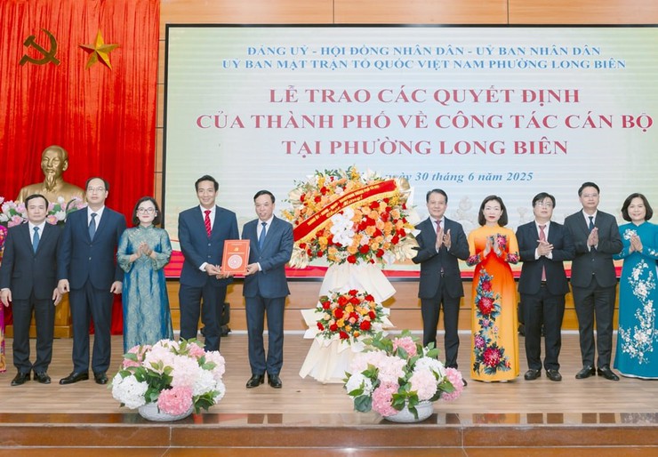 Đại hội đại biểu Đảng bộ phường Long Biên lần thứ I, nhiệm kỳ 2025-2030:Khát vọng vươn tầm đô thị văn minh, hiện đại- Ảnh 1.