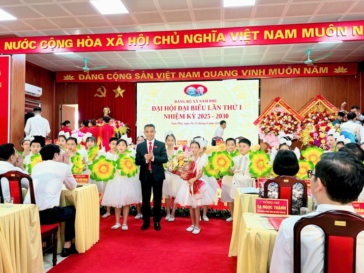 Đại hội đại biểu Đảng bộ xã Nam Phù lần thứ I: Bước khởi đầu của một hành trình mới - hành trình của niềm tin, quyết tâm và đổi mới- Ảnh 10.