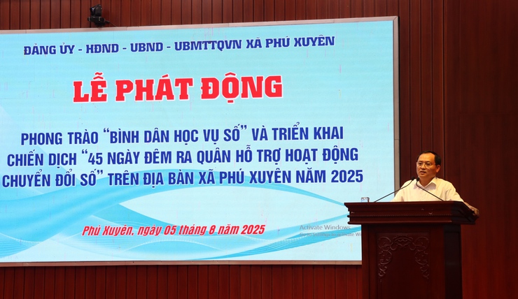      Lễ phát động “Phong trào bình dân học vụ số” và triển khai chiến dịch “45 ngày đêm ra quân hỗ trợ hoạt động chuyển đổi số” trên địa bàn xã Phú Xuyên- Ảnh 5.