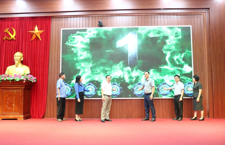      Lễ phát động “Phong trào bình dân học vụ số” và triển khai chiến dịch “45 ngày đêm ra quân hỗ trợ hoạt động chuyển đổi số” trên địa bàn xã Phú Xuyên- Ảnh 3.