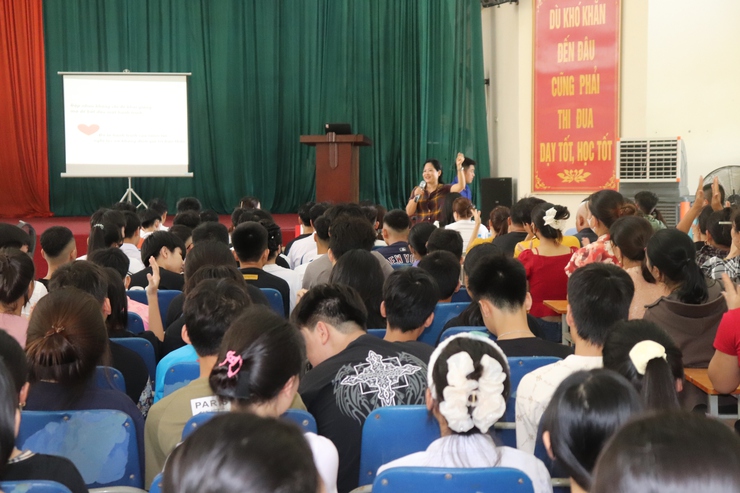 Trung tâm Giáo dục nghề nghiệp – Giáo dục thường xuyên Phú Xuyên tổ chức gặp mặt, chào đón học sinh khối 10 năm học 2025-2026- Ảnh 4.
