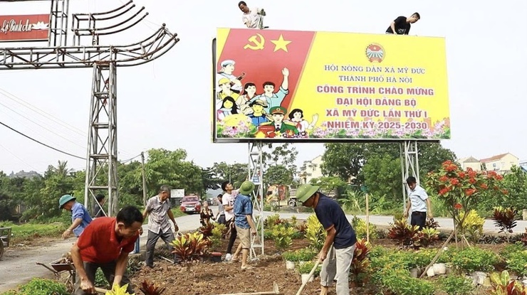 Hội Nông dân Mỹ Đức xây dựng vườn hoa và pa-nô chào mừng Đại hội Đảng- Ảnh 2.