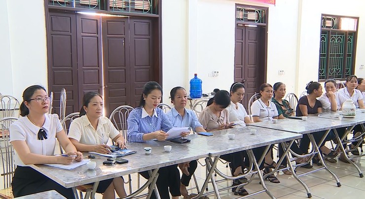 Hội LHPN xã Phúc Thọ đánh giá tổ chức hoạt động sau 1 tháng kiện toàn và triển khai nhiệm vụ những tháng cuối năm- Ảnh 2.