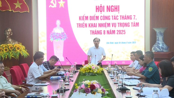 UBND xã Vân Đình tổ chức họp giao ban công tác tháng 7, triển khai nhiệm vụ trọng tâm tháng 8/2025- Ảnh 1.