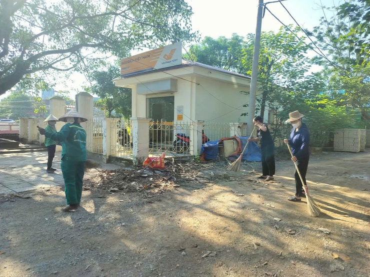 Xã Tây Phương tổ chức lễ ra quân tổng vệ sinh môi trường trên địa bàn xã- Ảnh 4.