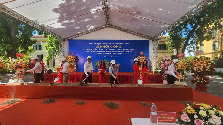 Khởi công dự án cải tạo, nâng cấp trường THPT Chu Văn An chào mừng Đại hội Đảng bộ phường Tây Hồ- Ảnh 1.