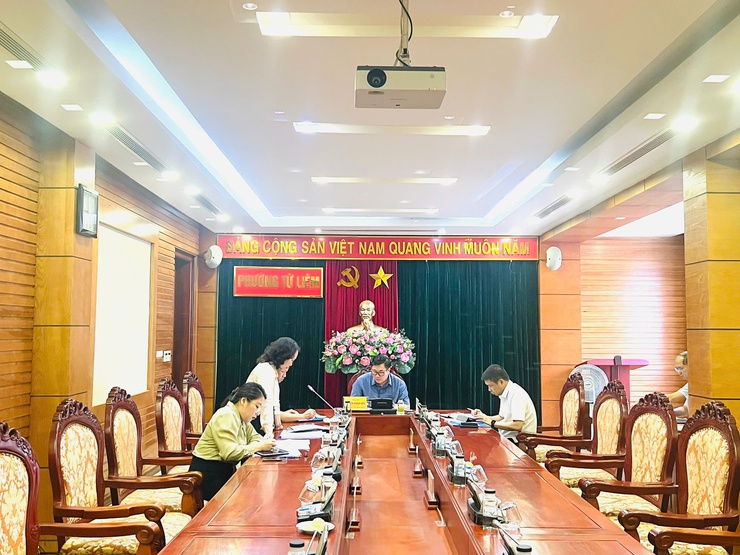 Thường trực Đảng ủy phường Từ Liêm tổ chức hội nghị nghe báo cáo và cho ý kiến đối với các nội dung thuộc thẩm quyền- Ảnh 1.