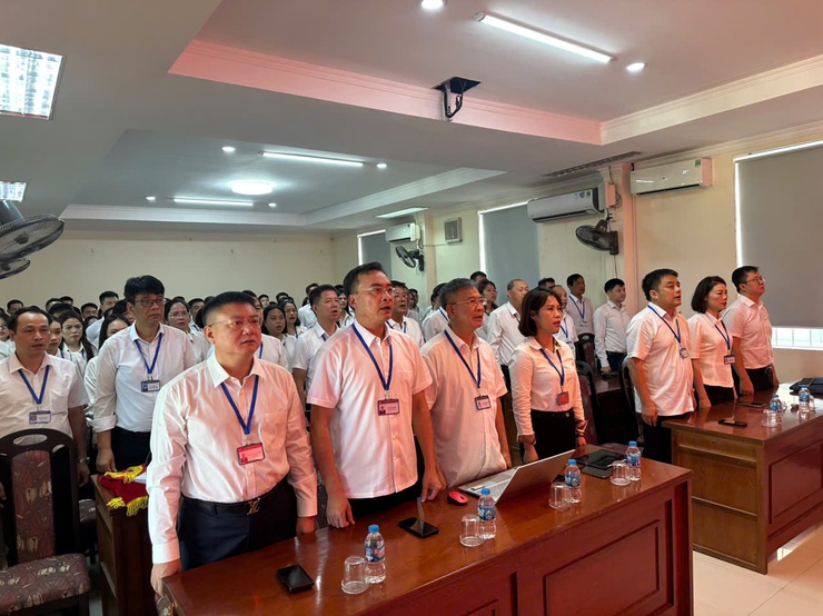 Lễ sinh hoạt dưới cờ tháng 8/2025 cơ quan UBND phường Bồ Đề- Ảnh 1.