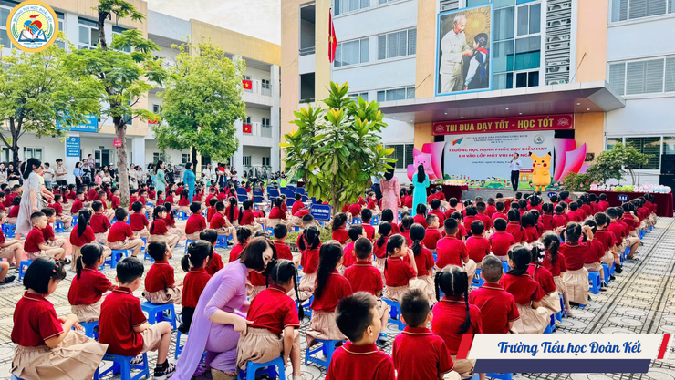 Tưng bừng lễ đón học sinh đầu cấp năm học 2025 - 2026 tại các trường Mầm non, Tiểu học và THCS phường Long Biên- Ảnh 1.