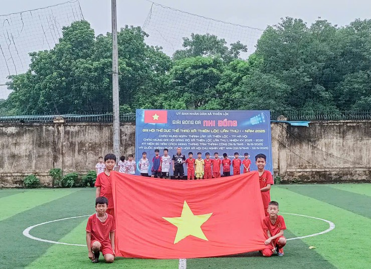 Chung kết và trao giải giải bóng đá nhi đồng xã Thiên Lộc - hè năm 2025- Ảnh 1.