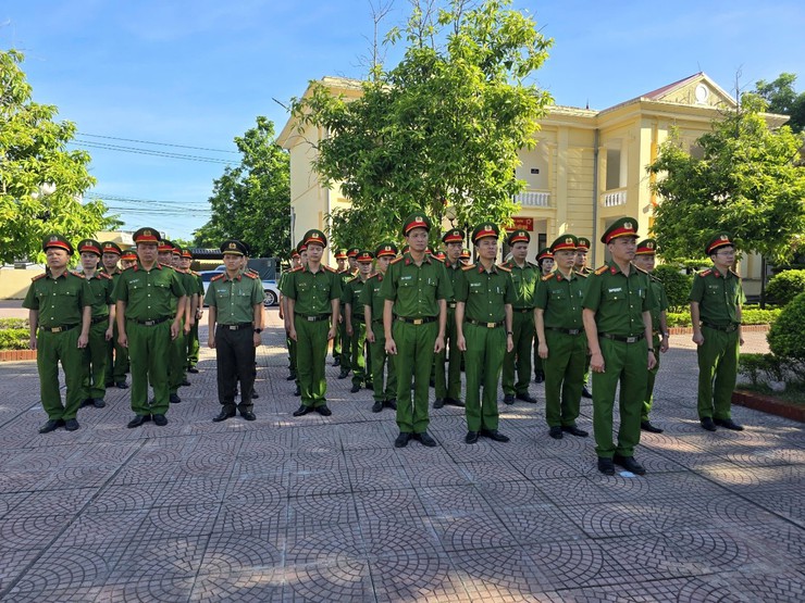 Công an xã Hương Sơn kỷ cương, trách nhiệm, đổi mới vì nhân dân phục vụ- Ảnh 1.