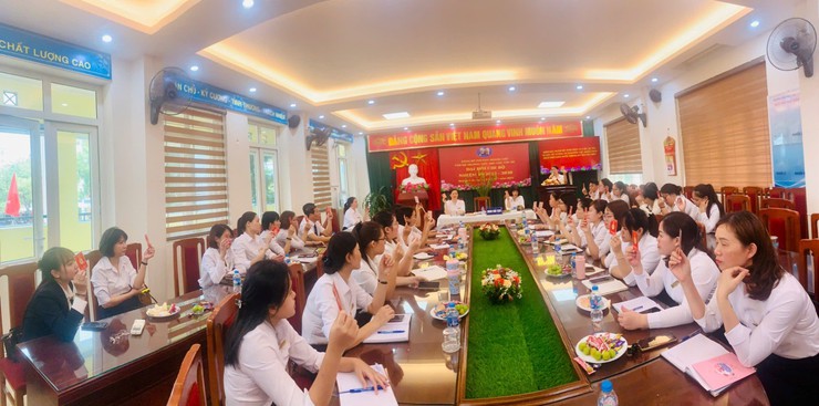 Chi bộ Trường Tiểu học Chu Văn An tổ chức thành công Đại hội Chi bộ nhiệm kỳ 2025-2030- Ảnh 2.