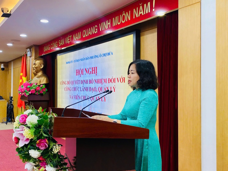 Phường Ô Chợ Dừa tổ chức Hội nghị công bố Quyết định bổ nhiệm đối với công chức lãnh đạo quản lý và viên chức quản lý- Ảnh 2.