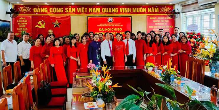 Đại hội Chi bộ trường Tiểu học Hoàng Liệt nhiệm kì 2025-2030- Ảnh 2.