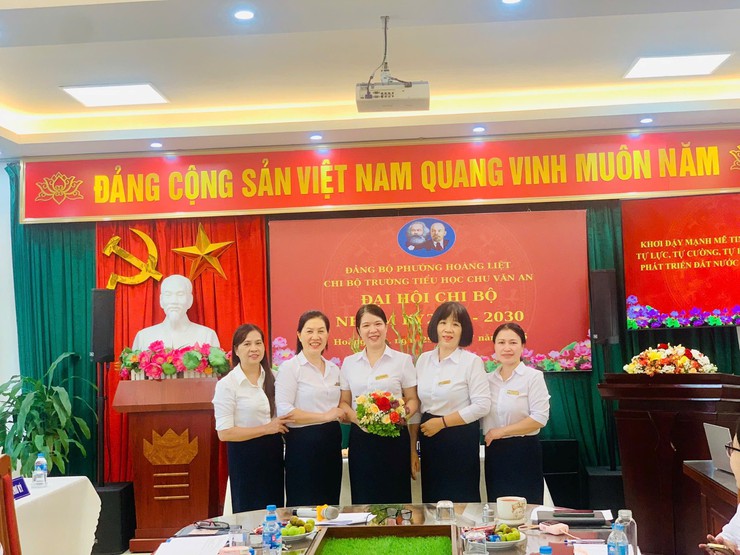 Chi bộ Trường Tiểu học Chu Văn An tổ chức thành công Đại hội Chi bộ nhiệm kỳ 2025-2030- Ảnh 3.