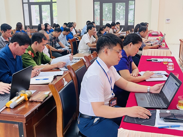 Xã Thiên Lộc Triển khai Kế hoạch số 61/KH-UBND của UBND xã về Chiến dịch "45 ngày đêm ra quân hỗ trợ hoạt động chuyển đổi số trên địa bàn xã"- Ảnh 5.