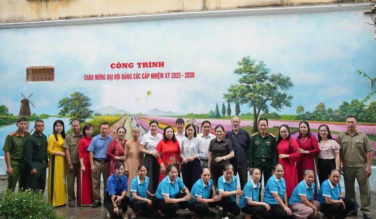 Tổ dân phố 2 Sơn Lộc ra mắt mô hình “Phân loại rác thải thân thiện với môi trường và Đoạn đường sáng- xanh- sạch- đẹp”- Ảnh 2.