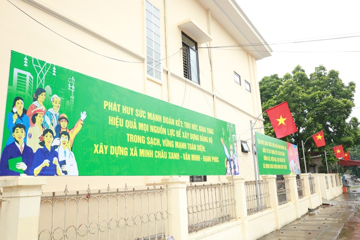 Xã Minh Châu đẩy mạnh công tác thông tin, tuyên truyền, trang trí trực quan tạo không khí thi đua sôi nổi chào mừng Đại hội Đảng bộ xã lần thứ I- Ảnh 4.