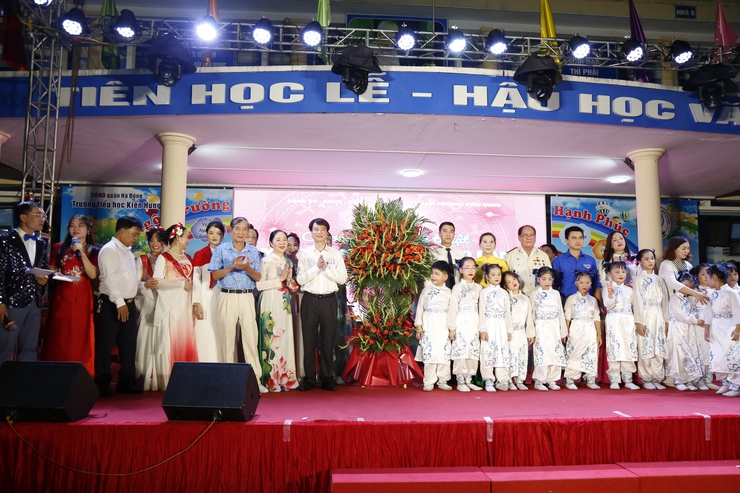 Đặc sắc chương trình nghệ thuật chào mừng thành công Đại hội Đại biểu Đảng bộ phường Kiến Hưng lần thứ I, nhiệm kỳ 2025- 2030- Ảnh 1.