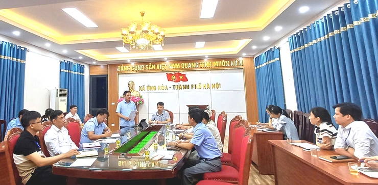 Chi bộ Văn phòng HĐND và UBND xã Ứng Hoà đánh giá công tác tháng 7, triển khai nhiệm vụ trọng tâm tháng 8 năm 2025.- Ảnh 1.