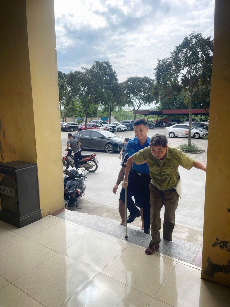 ✅✅✅Thực hiện kế hoạch của UBND xã Yên Bài về Triển khai chiến dịch "45 ngày đêm ra quân hỗ trợ hoạt động chuyển đổi số tại xã Yên Bài"- Ảnh 2.
