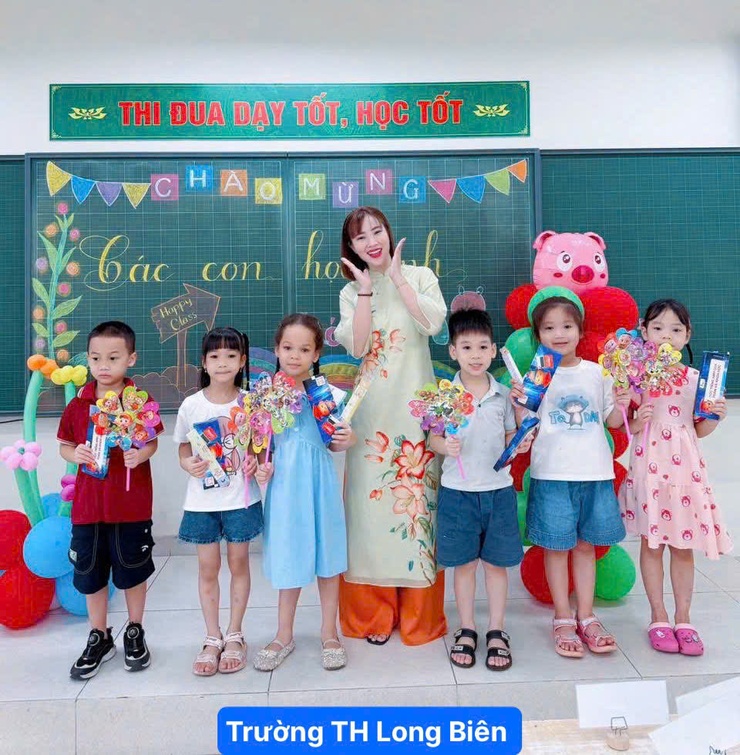 Tưng bừng lễ đón học sinh đầu cấp năm học 2025 - 2026 tại các trường Mầm non, Tiểu học và THCS phường Long Biên- Ảnh 15.