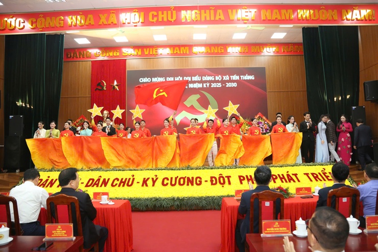 Đại hội đại biểu Đảng bộ xã Tiến Thắng lần thứ I, nhiệm kỳ 2025-2030 thành công tốt đẹp- Ảnh 1.