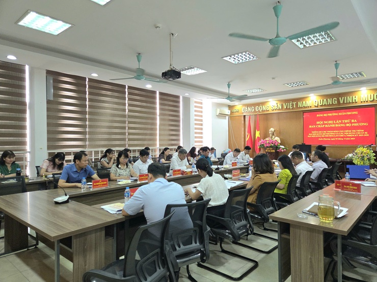 Hội nghị BCH Đảng bộ phường Xuân Phương lần 3: thông qua dự thảo báo cáo chính trị và triển khai công tác chuẩn bị Đại hội Đảng bộ lần thứ I, nhiệm kỳ 2025-2030- Ảnh 8.