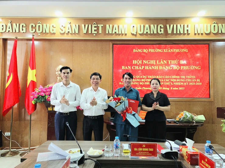 Hội nghị BCH Đảng bộ phường Xuân Phương lần 3: thông qua dự thảo báo cáo chính trị và triển khai công tác chuẩn bị Đại hội Đảng bộ lần thứ I, nhiệm kỳ 2025-2030- Ảnh 6.