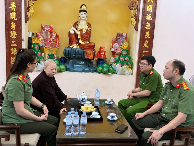 Công an xã Thanh Trì: Xây dựng lực lượng An ninh cơ sở vững mạnh, ngang tầm nhiệm vụ; phối hợp hiệu quả chức sắc tôn giáo đồng hành cùng lực lượng Công an giữ bình yên địa bàn- Ảnh 8.