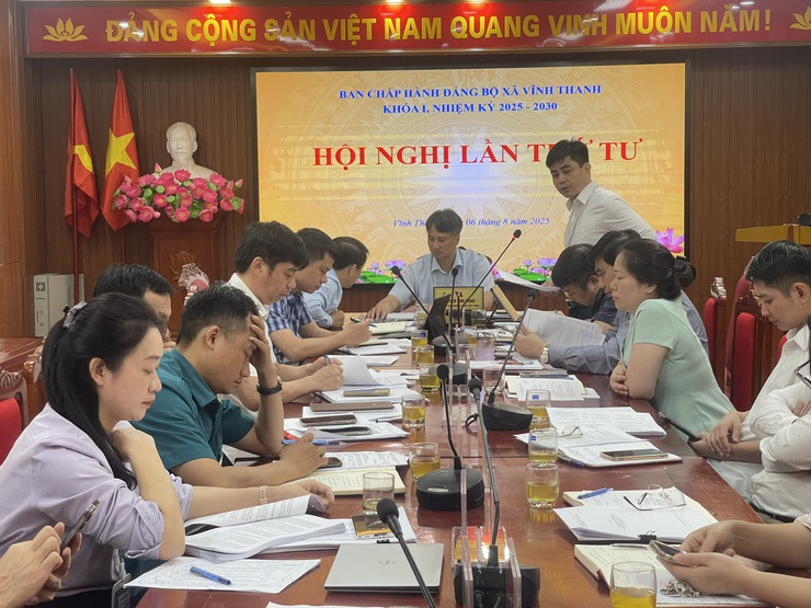 BAN CHẤP HÀNH ĐẢNG BỘ XÃ VĨNH THANH KHÓA I, NHIỆM KỲ 2025-2030 TỔ CHỨC HỘI NGHỊ LẦN THỨ TƯ

- Ảnh 3.