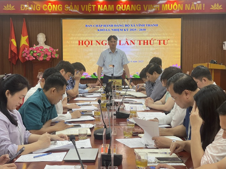 BAN CHẤP HÀNH ĐẢNG BỘ XÃ VĨNH THANH KHÓA I, NHIỆM KỲ 2025-2030 TỔ CHỨC HỘI NGHỊ LẦN THỨ TƯ

- Ảnh 7.