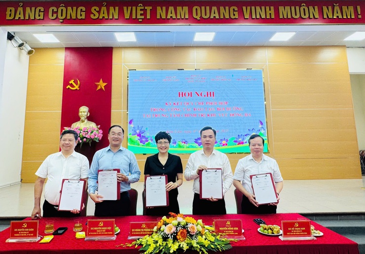 Hội nghị ký kết quy chế phối hợp trong đào tạo, bồi dưỡng cán bộ, đảng viên khu vực Đống Đa- Ảnh 1.
