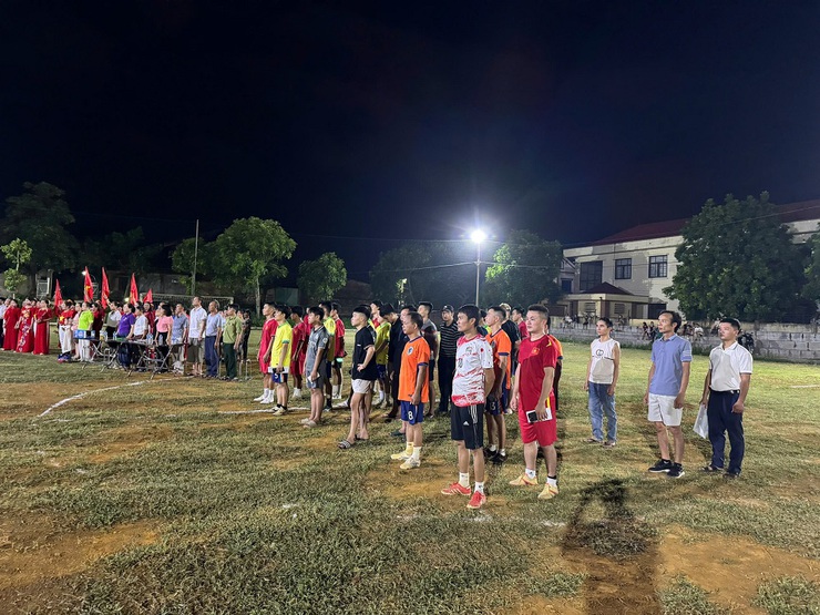 Thôn Yên Thái tổ chức nhiều hoạt động sôi nổi chào mừng Quốc khánh 2/9, kỷ niệm 20 năm Ngày hội Quốc phòng toàn dân và Đại hội Đảng bộ xã Phú Cát lần thứ Nhất- Ảnh 2.