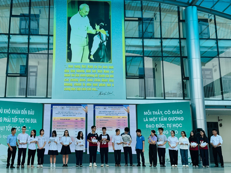 Trường THCS Linh Đàm hân hoan chào đón các em 
học sinh khối 6 năm học 2025 - 2026- Ảnh 3.