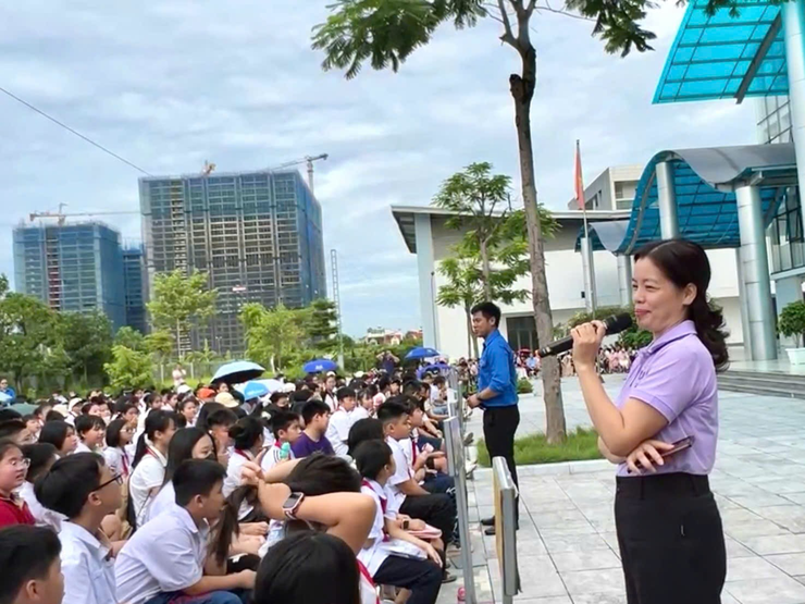 Trường THCS Linh Đàm hân hoan chào đón các em 
học sinh khối 6 năm học 2025 - 2026- Ảnh 4.