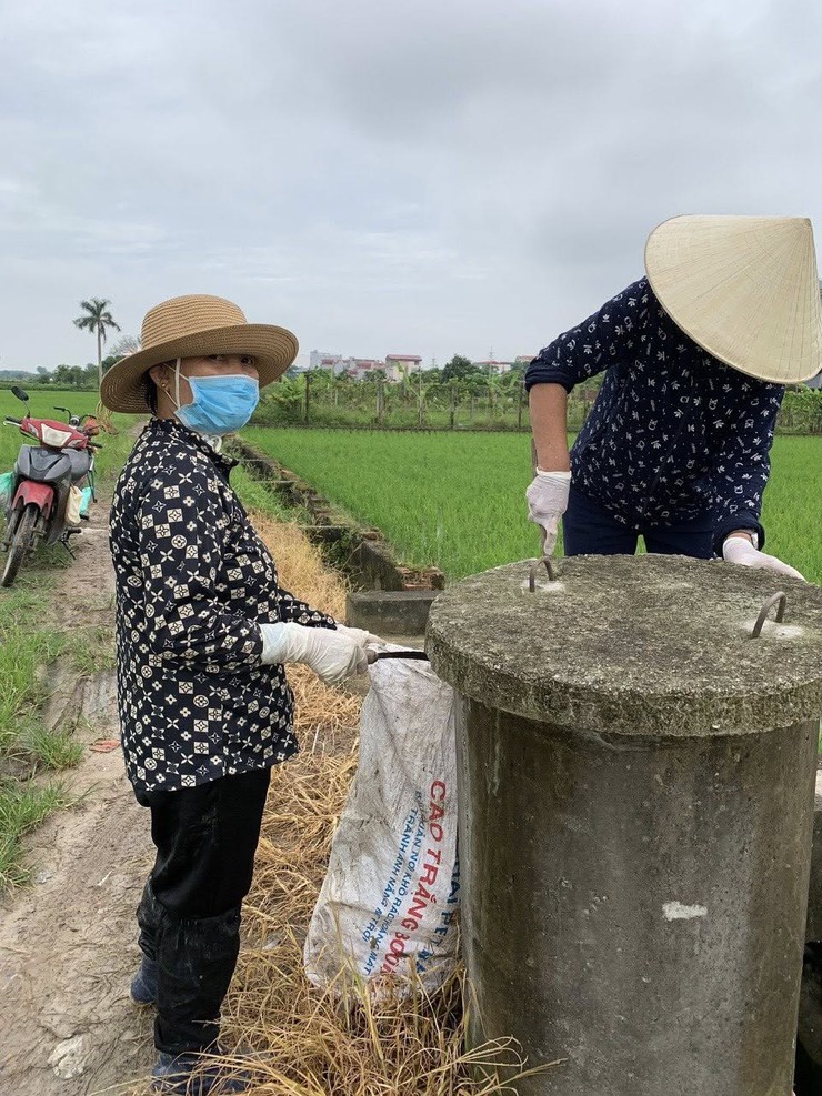 CHI HỘI NÔNG DÂN THÔN ĐÔNG, THÔN NINH MÔN ( XÃ NỘI BÀI) THU GOM VỎ BAO BÌ THUỐC BẢO VỆ THỰC VẬT VÀ ĐẶT THÊM CÁC THÙNG ĐỰNG TẠI CÁC CÁNH ĐỒNG- Ảnh 1.