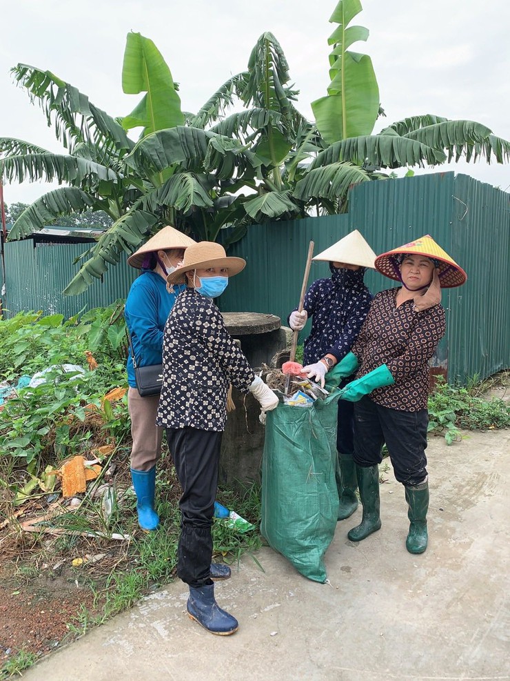 CHI HỘI NÔNG DÂN THÔN ĐÔNG, THÔN NINH MÔN ( XÃ NỘI BÀI) THU GOM VỎ BAO BÌ THUỐC BẢO VỆ THỰC VẬT VÀ ĐẶT THÊM CÁC THÙNG ĐỰNG TẠI CÁC CÁNH ĐỒNG- Ảnh 3.