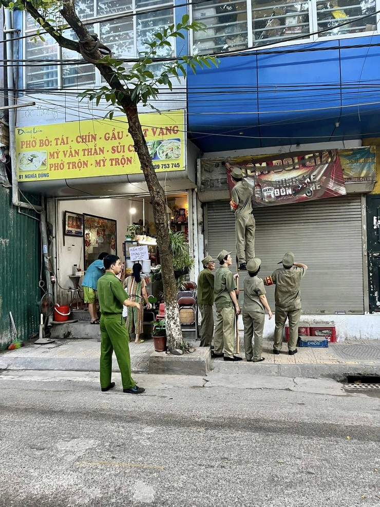 PHƯỜNG HỒNG HÀ PHÁT ĐỘNG RA QUÂN TỔNG VỆ SINH MÔI TRƯỜNG NĂM 2025: LAN TOẢ TRÁCH NHIỆM VÌ THỦ ĐÔ SÁNG – XANH – SẠCH – ĐẸP- Ảnh 9.