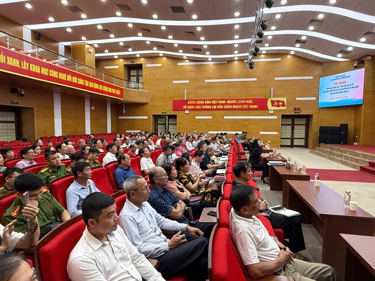 Đống Đa tổ chức Hội nghị "Triển khai phong trào "Bình dân học vụ số", hoạt động chuyển đổi số cho tổ chuyển đổi số cộng đồng" - Ảnh 2.